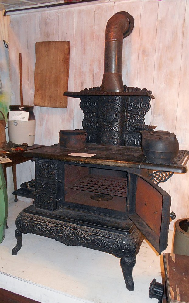 Forkland's Lincoln Museum acquires unique wood stove The Advocate