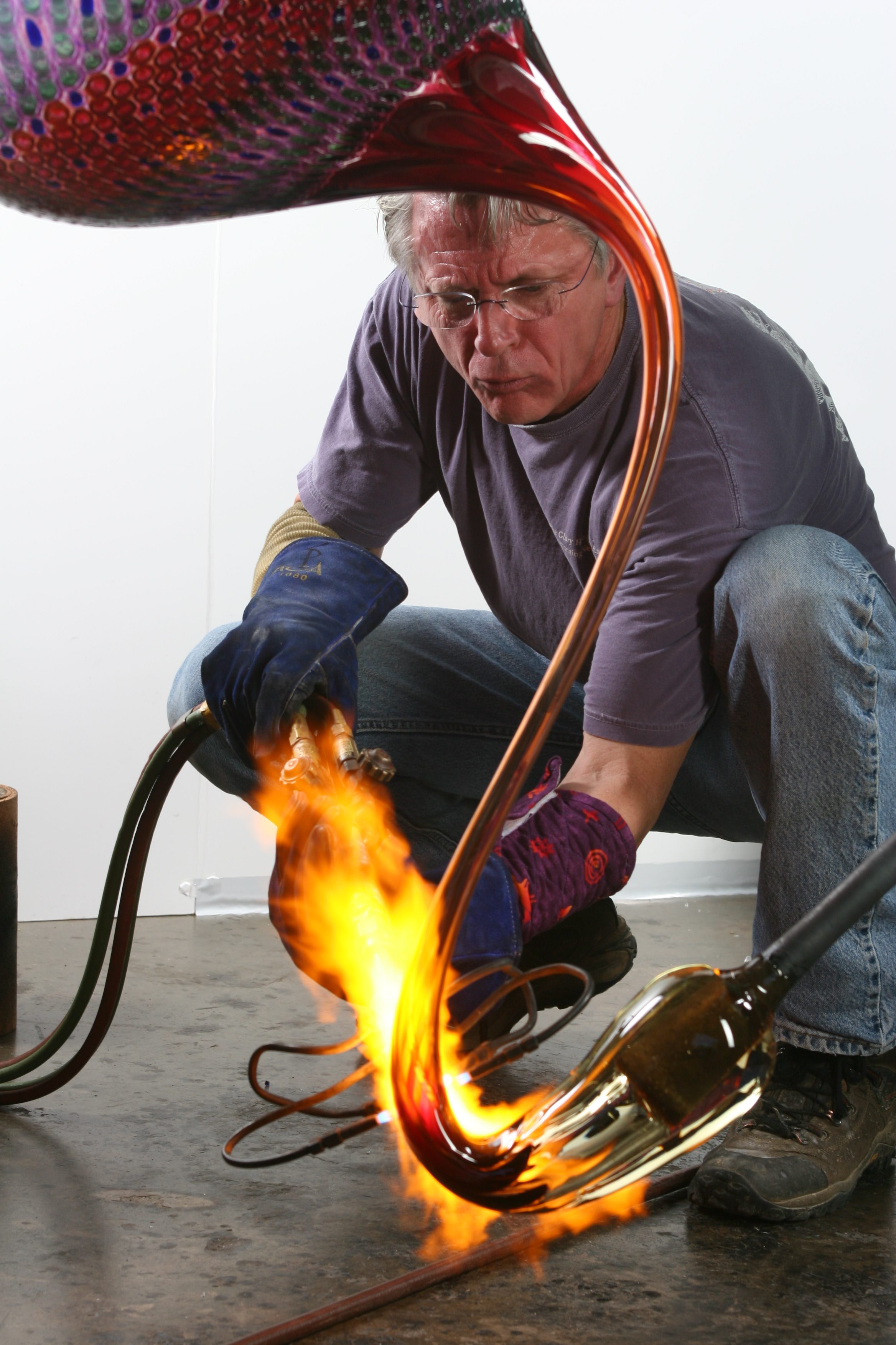 Glass art master Stephen Rolfe Powell has died The AdvocateMessenger