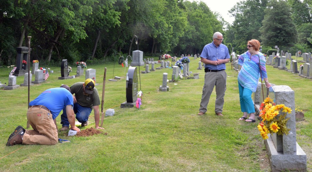 Cemetery fund provides headstones for pauper graves in Bellevue, Hilldale The Advocate