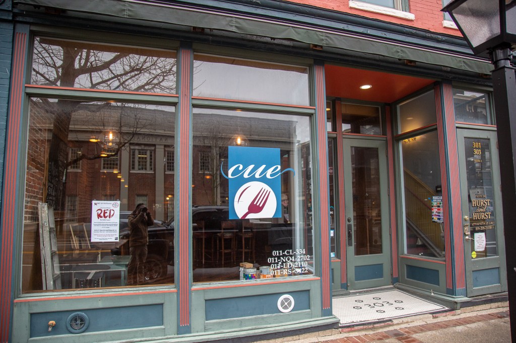 Craft burger bar Copper and Oak opening in old Cue on Main location