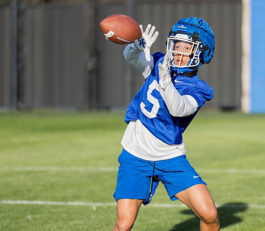 Freshman WR credits high school coach, UK receivers for smooth